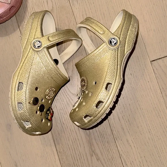 😍WOMEN GLITTER CROCS BUNDLE WITH CHARMS. Size 6, used gently in great condition - Picture 12 of 14